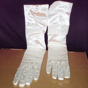 quarter sleeve gloves with pearls white
